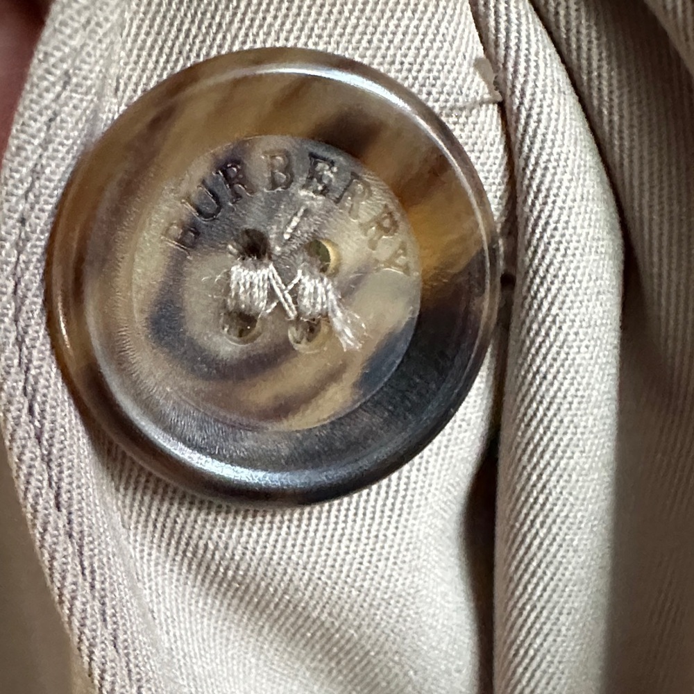 Burberry Beige Trench Coat with Check Lining - Picture 10 of 12